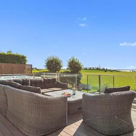 Ferienhaus Pool - Sea View - Jacuzzi Væggerløse
